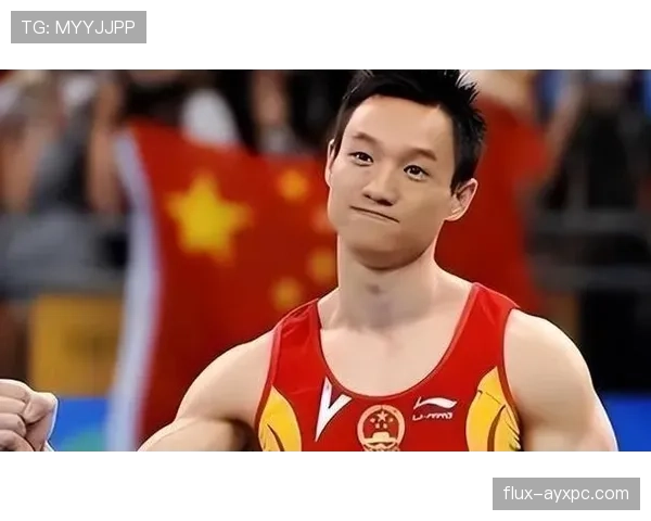 杨威退役后带娃比练体操还狠?这自律劲儿是刻进DNA了吧 杨威退役后带娃比练体操还狠?这自律劲儿是刻进DNA了吧